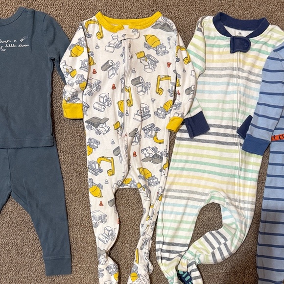 12 month pajama set of 4 - Picture 4 of 9
